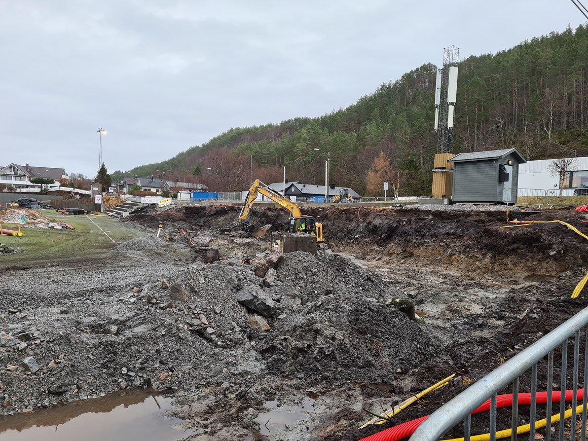 Graving mot sør (opp mot Hufa)