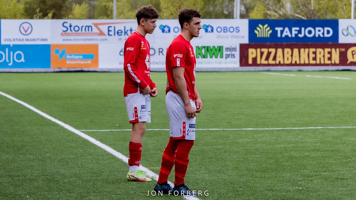 2 debutanter. Severin Paris Alvestad 14 år og Even Johan Pereira Haslerud 20 år 
(Foto Jon Forberg)