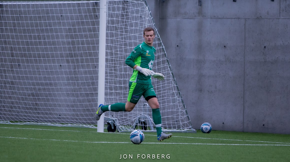 Keeper Vegar Mannvik med clean sheet og flere viktige en mot en involveringer denne kampen. (Foto Jon Forberg)